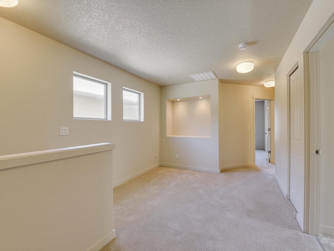 Building Photo - Charming Tudor in Edgewater on The Tualatin