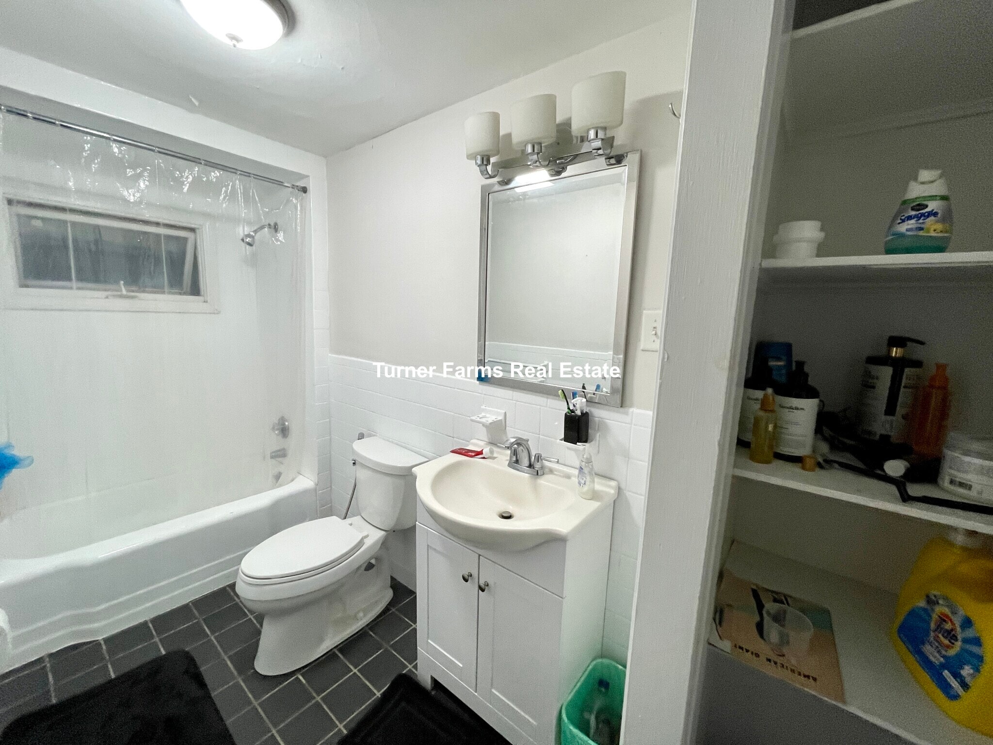 Building Photo - 40 Cedar St