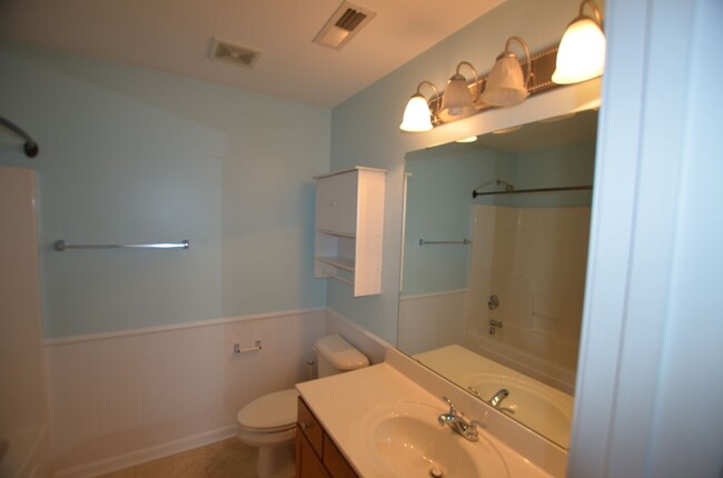 Building Photo - Kinderton 2 Bed 2 Bath Apartment