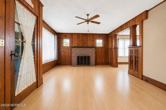 Building Photo - 304 Grassmere Avenue