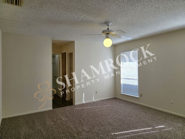 Building Photo - 3/2 Duplex in Waco ISD!