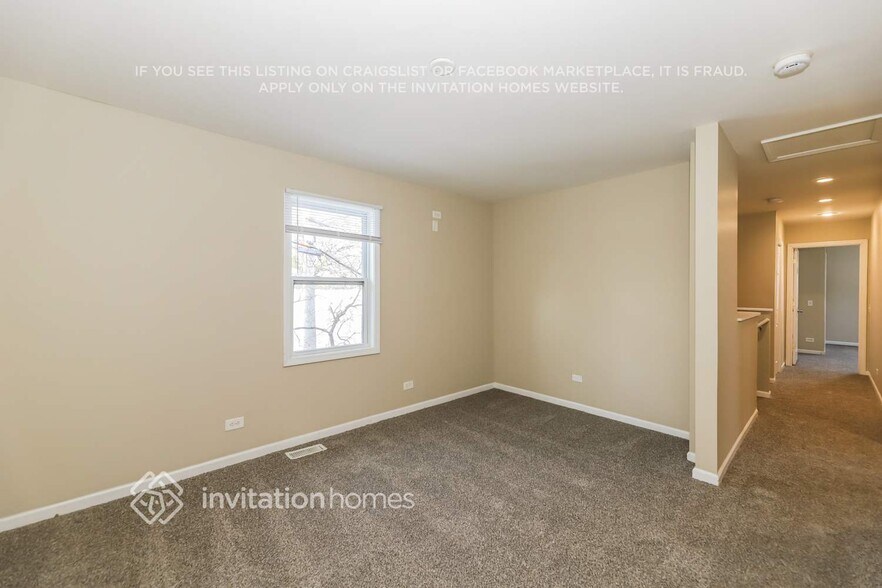 Building Photo - 26805 Circle Dr S