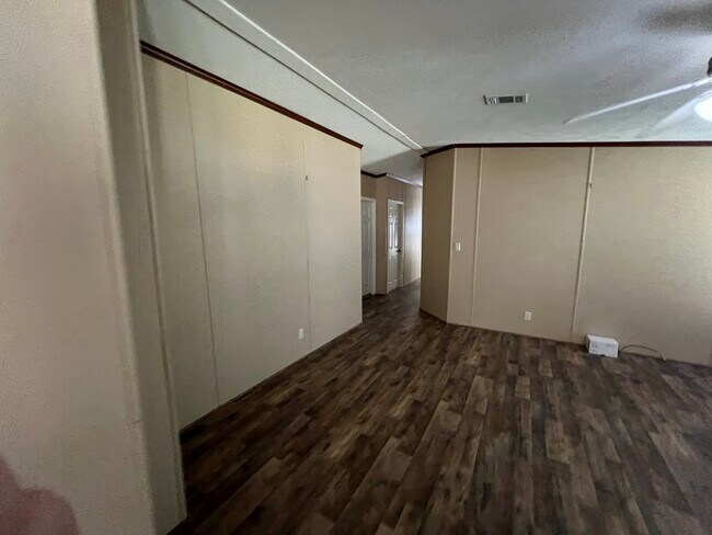 Building Photo - 14299 County Rd 434