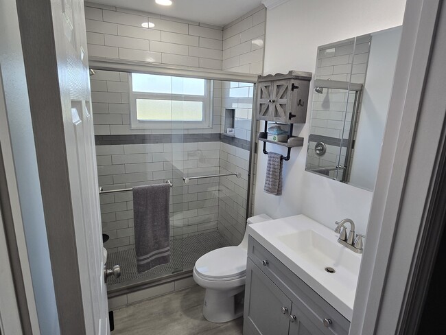 Bathroom 2 - 1250 S Pinellas Ave