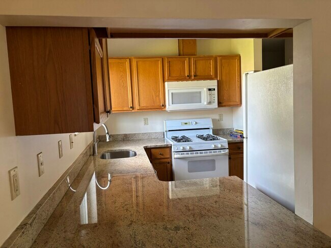 Building Photo - 108 Glen Combe Cir
