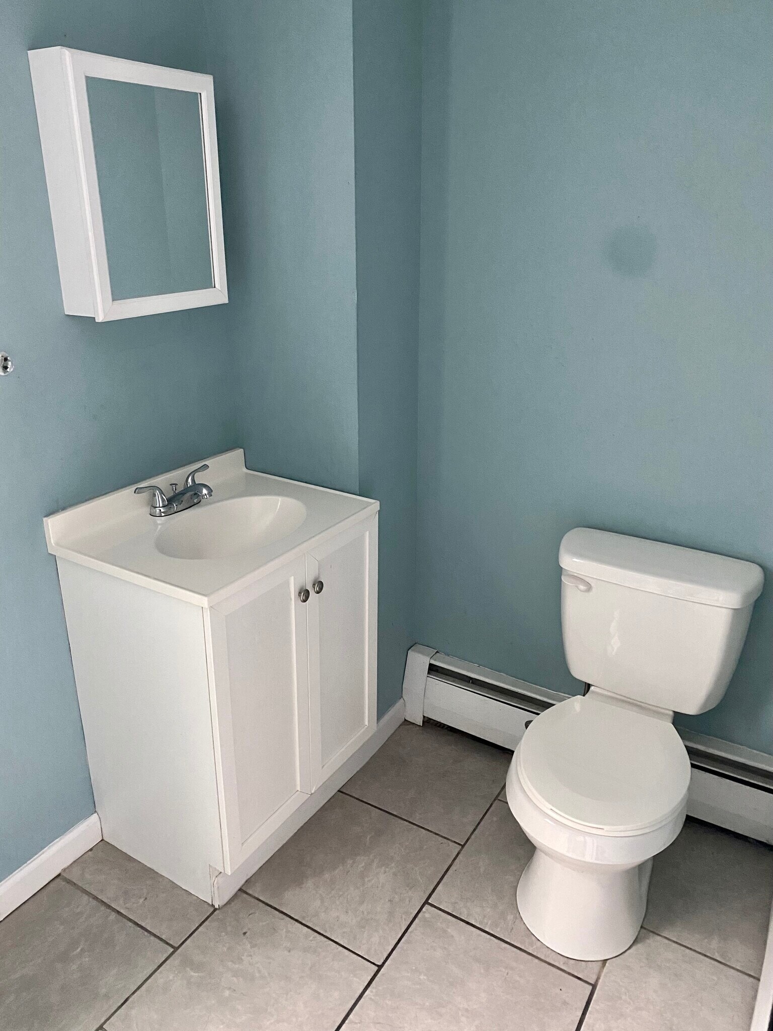 Building Photo - 19 Center St