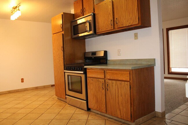 Building Photo - Move In Ready!!!