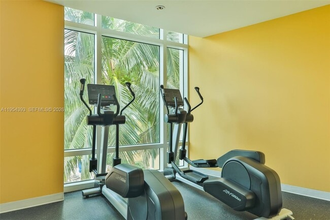 Building Photo - 1755 E Hallandale Beach Blvd