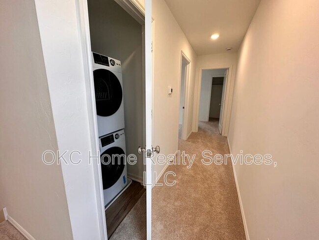 Building Photo - 2318 Wolford Ct