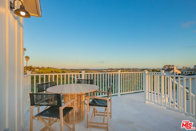 Building Photo - 5770 Busch Dr