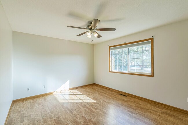 Building Photo - 1008 Oak St