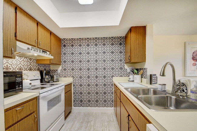 Building Photo - 1348 The 12th