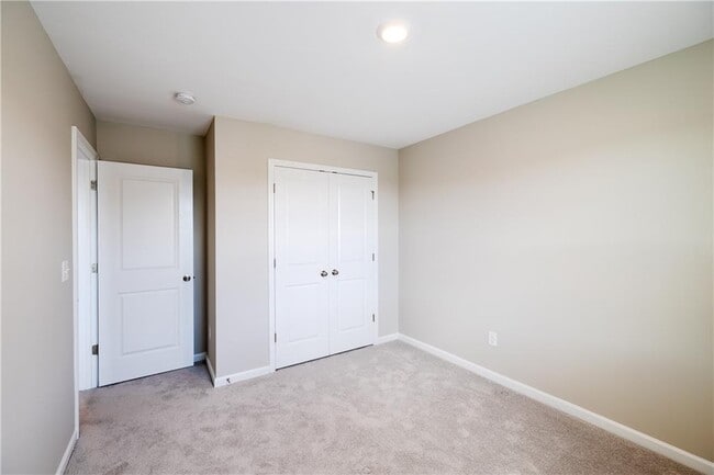Building Photo - 2088 Nuthatch Dr