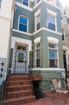 Building Photo - 613 8th St NE