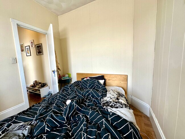 Building Photo - 108 Myrtle St