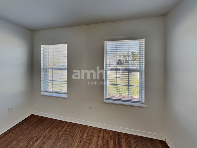 Building Photo - 5010 Windbourne Way