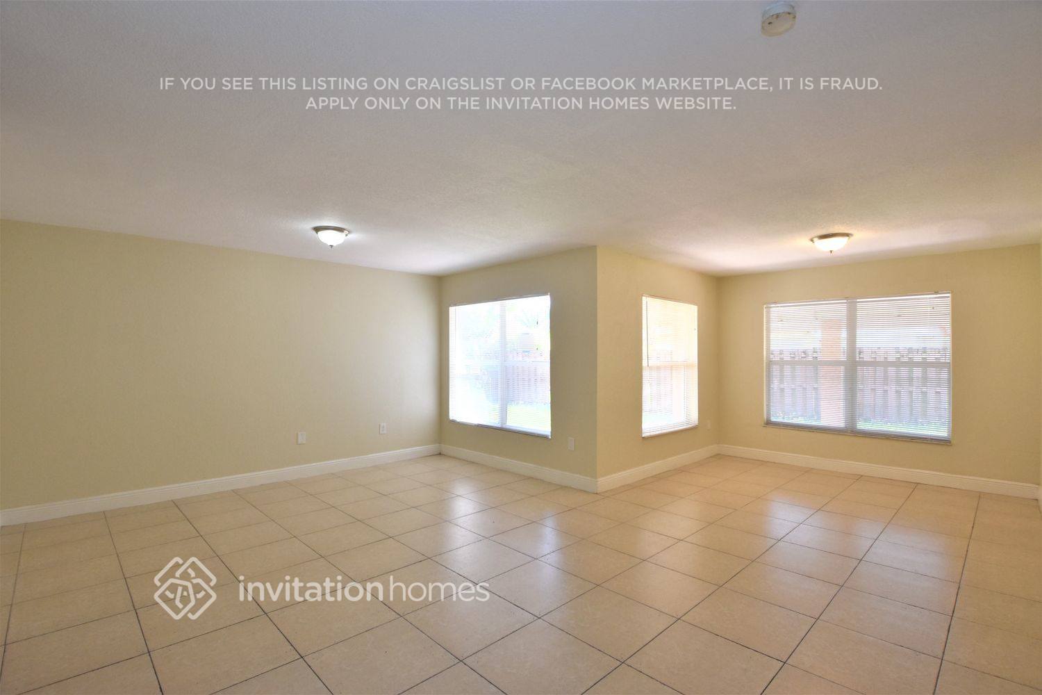 Building Photo - 1095 SW 135th Pl