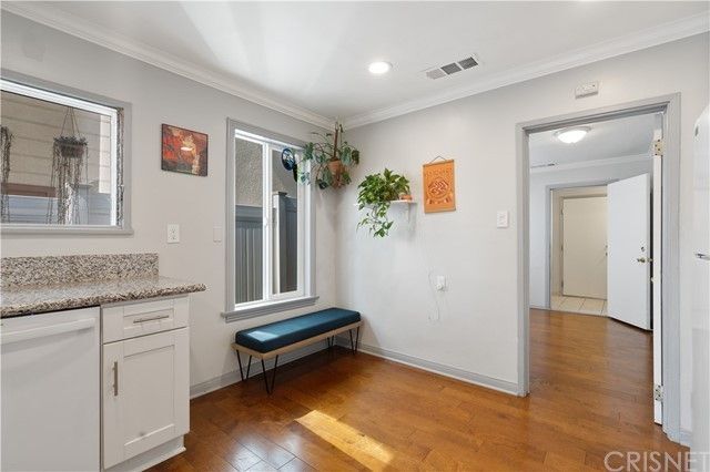 Building Photo - 10724 Nassau Ave