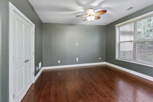 Building Photo - 2110 Westhill Dr SE, Smyrna, GA 30082