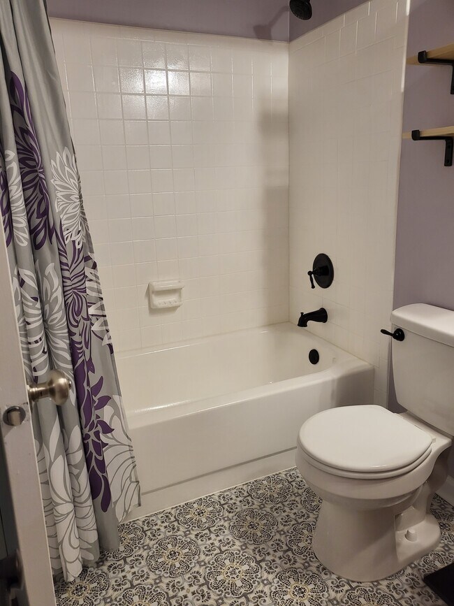 Building Photo - 104 Windsor Ct