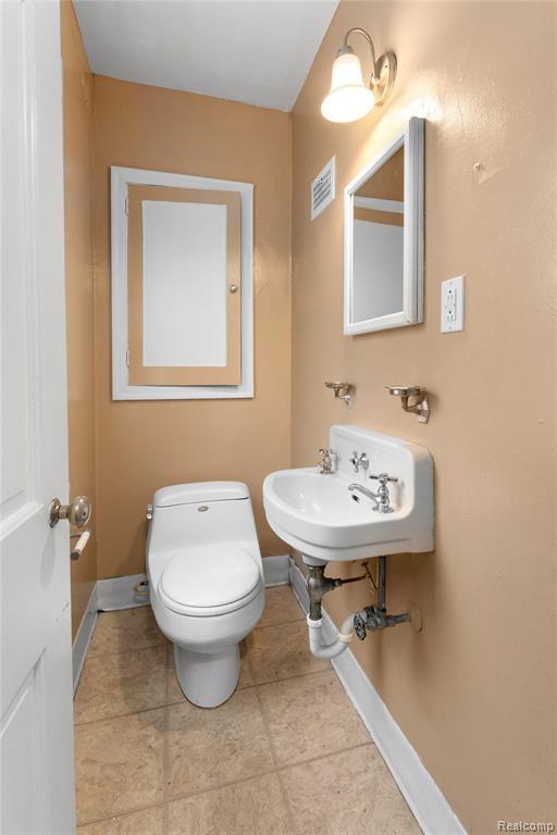 Building Photo - 3455 Santa Maria St