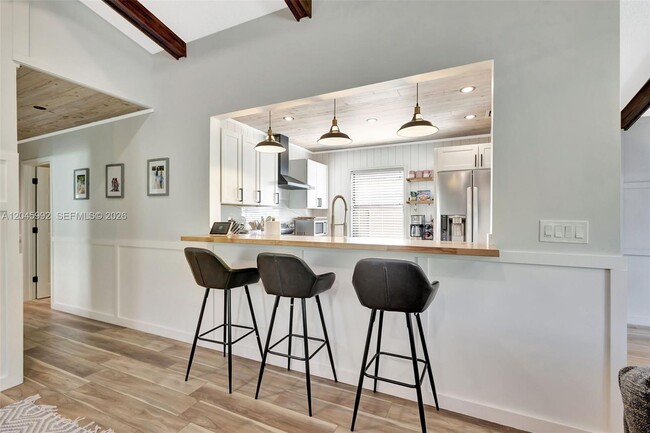 Building Photo - 83 83rd Way N