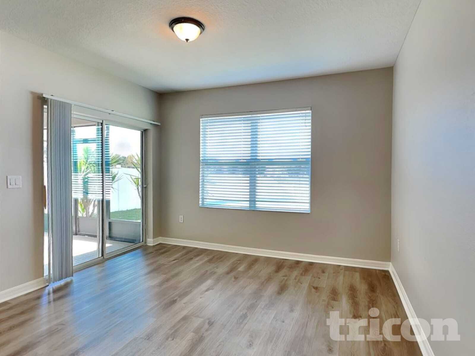 Building Photo - 4262 Roberta Dr