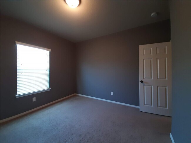 Building Photo - 23322 E Pine Ivy Ln