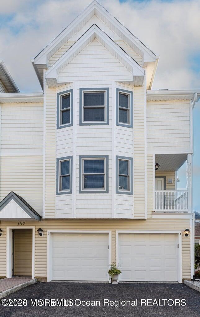 Building Photo - 107 Brinley Ave