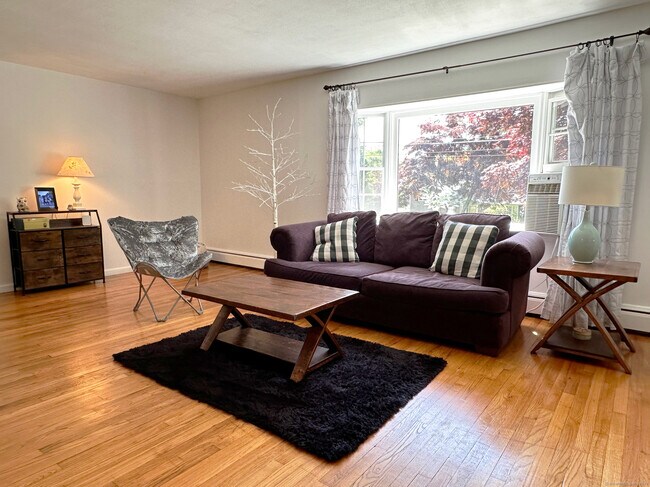 Building Photo - 39 Mohawk Dr