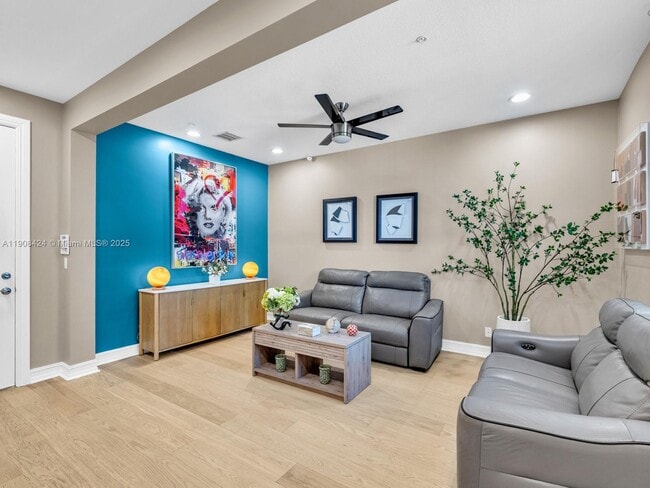 Building Photo - 2249 NE 9th Ave