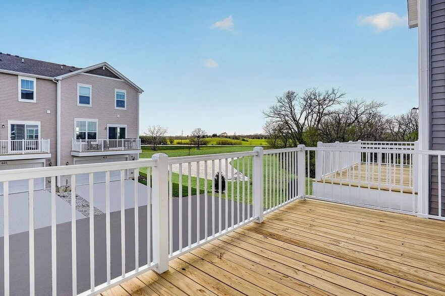 Balcony - 422 Red Oak Cir