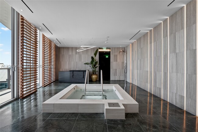 Building Photo - 1400 Biscayne Blvd