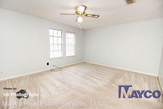 Building Photo - 3 br, 1.5 bath House - 10103 Carlsbad Dr.