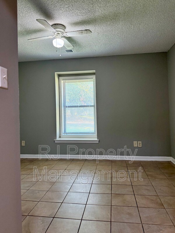 Building Photo - 4521 Stony Point Dr