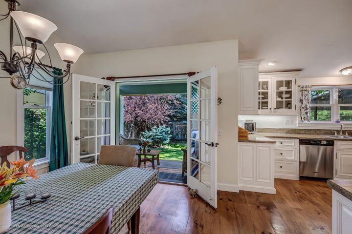 Building Photo - 1359 Wald Dr