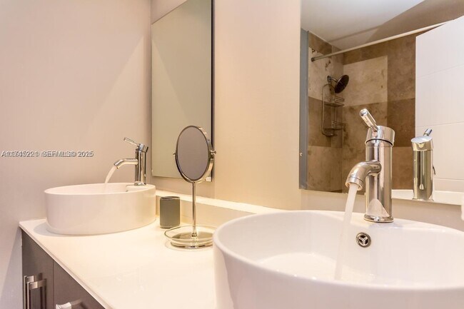 Building Photo - 17620 Atlantic Blvd