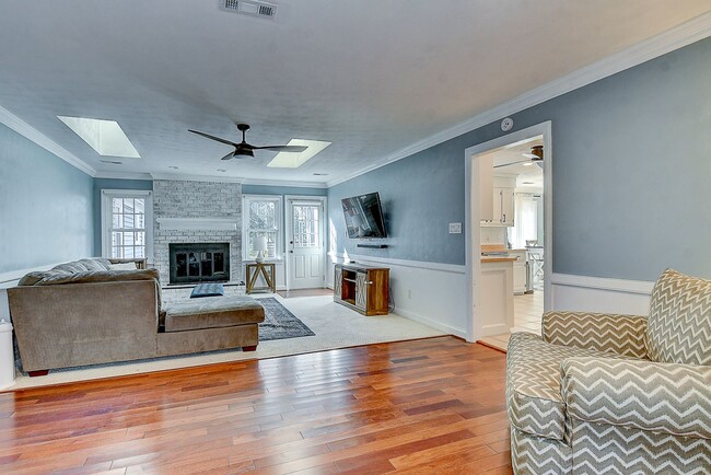 Building Photo - Spacious Ranch in Hickory