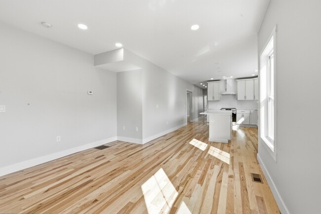 Building Photo - 71 Dewey St