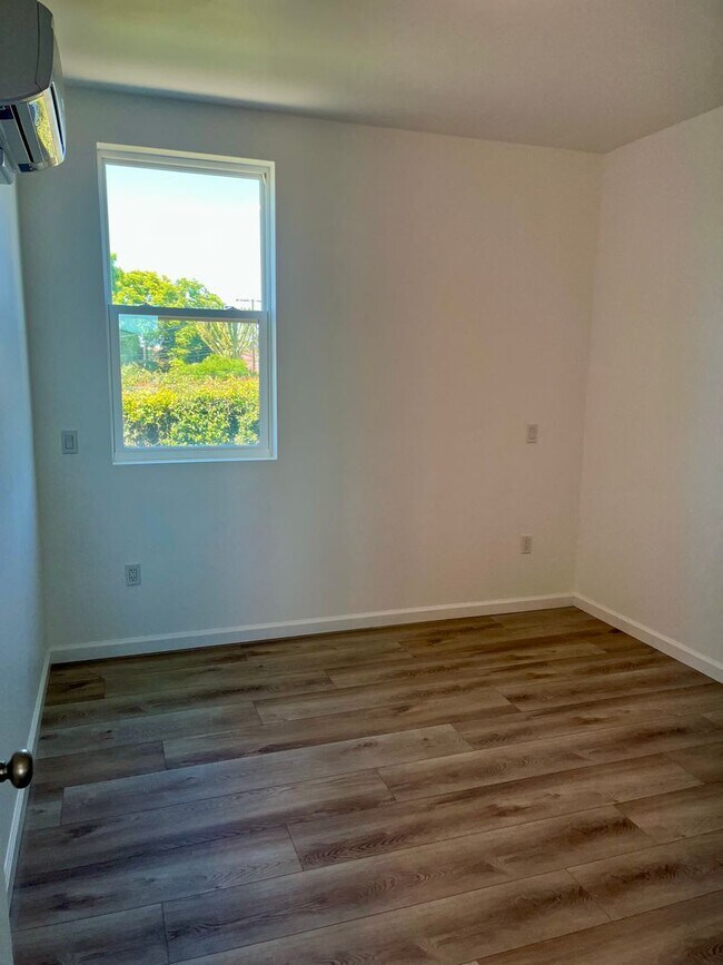 Building Photo - New 3 Bedrooms 2 Baths Apt. in Kensington