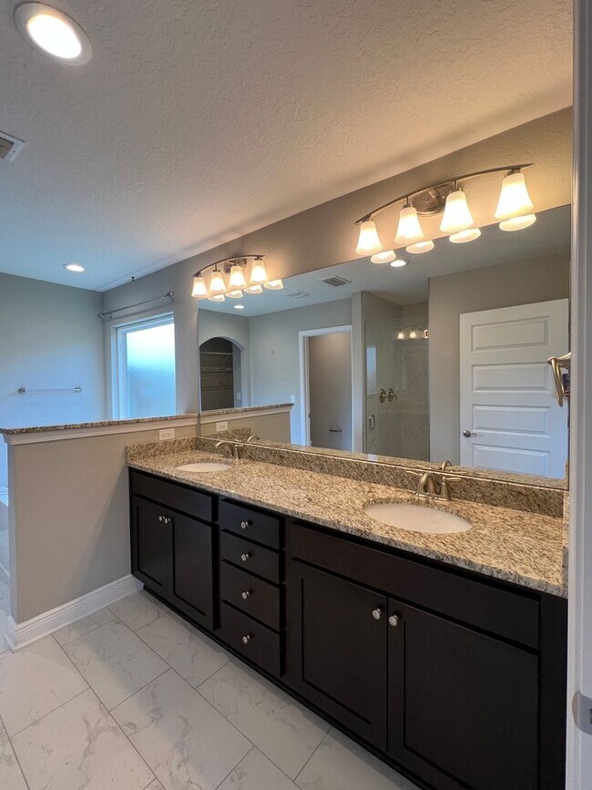 Building Photo - Executive Living