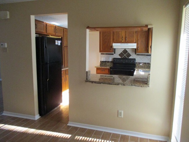 Building Photo - 610 Alhambra Lane