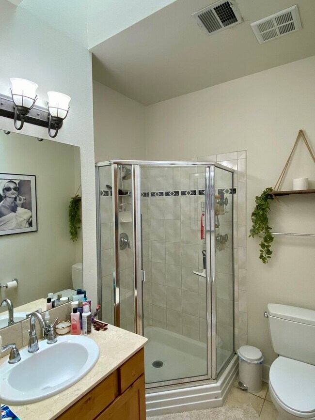 Building Photo - Available for 2026-2027 Fall Pre-Leasing! ...