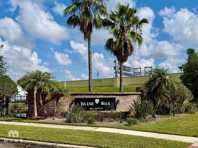 Building Photo - 2125 Island Walk Dr