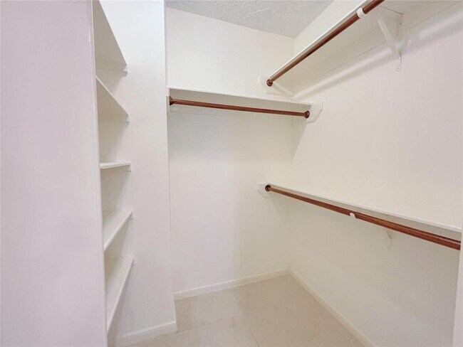 Building Photo - 14718 Atterbury Dr