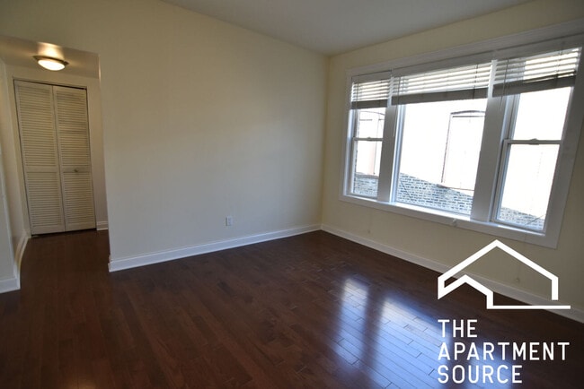 Building Photo - 3804 N Pine Grove Ave