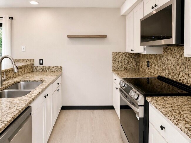 Building Photo - 1303 13th Way