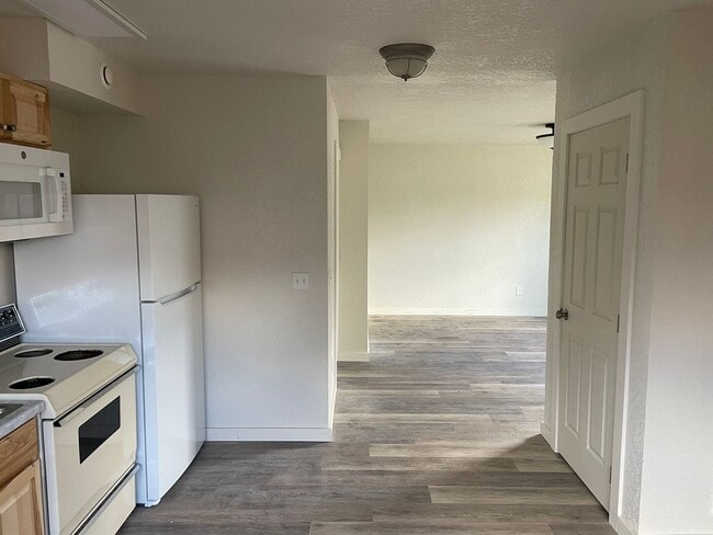 Building Photo - Smith