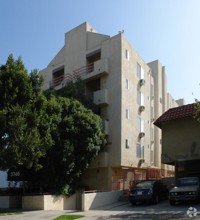 3746 Mentone Ave - SA