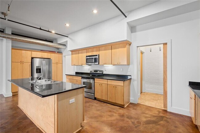 Building Photo - 412 Dauphin St